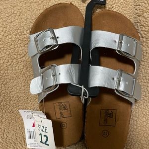 ***2/$15*** Girl’s slide in sandals